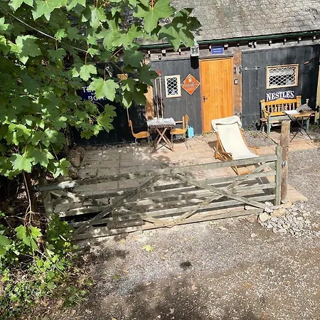 Remarkable Boultons Barn With Hot Tub Newton Abbot Exterior photo
