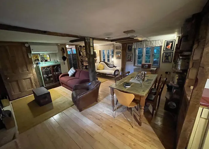Remarkable Boultons Barn With Hot Tub