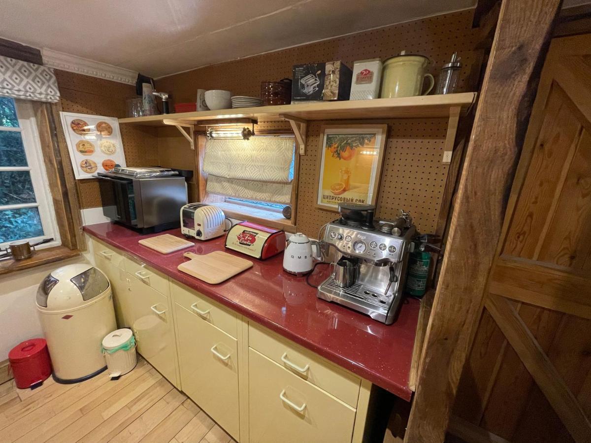 Remarkable Boultons Barn With Hot Tub Apartment Newton Abbot