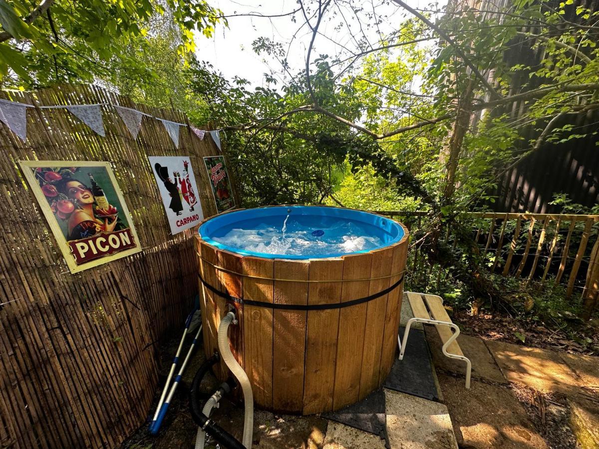 Remarkable Boultons Barn With Hot Tub Newton Abbot