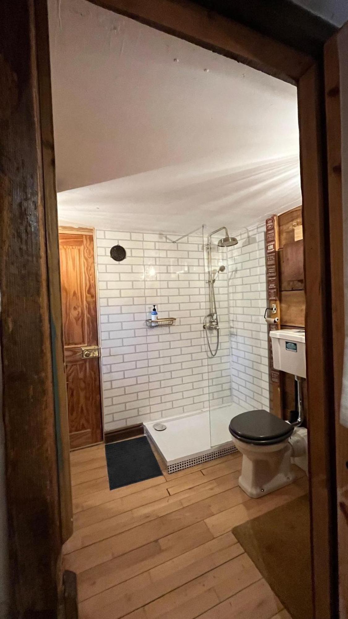 Apartment Remarkable Boultons Barn With Hot Tub