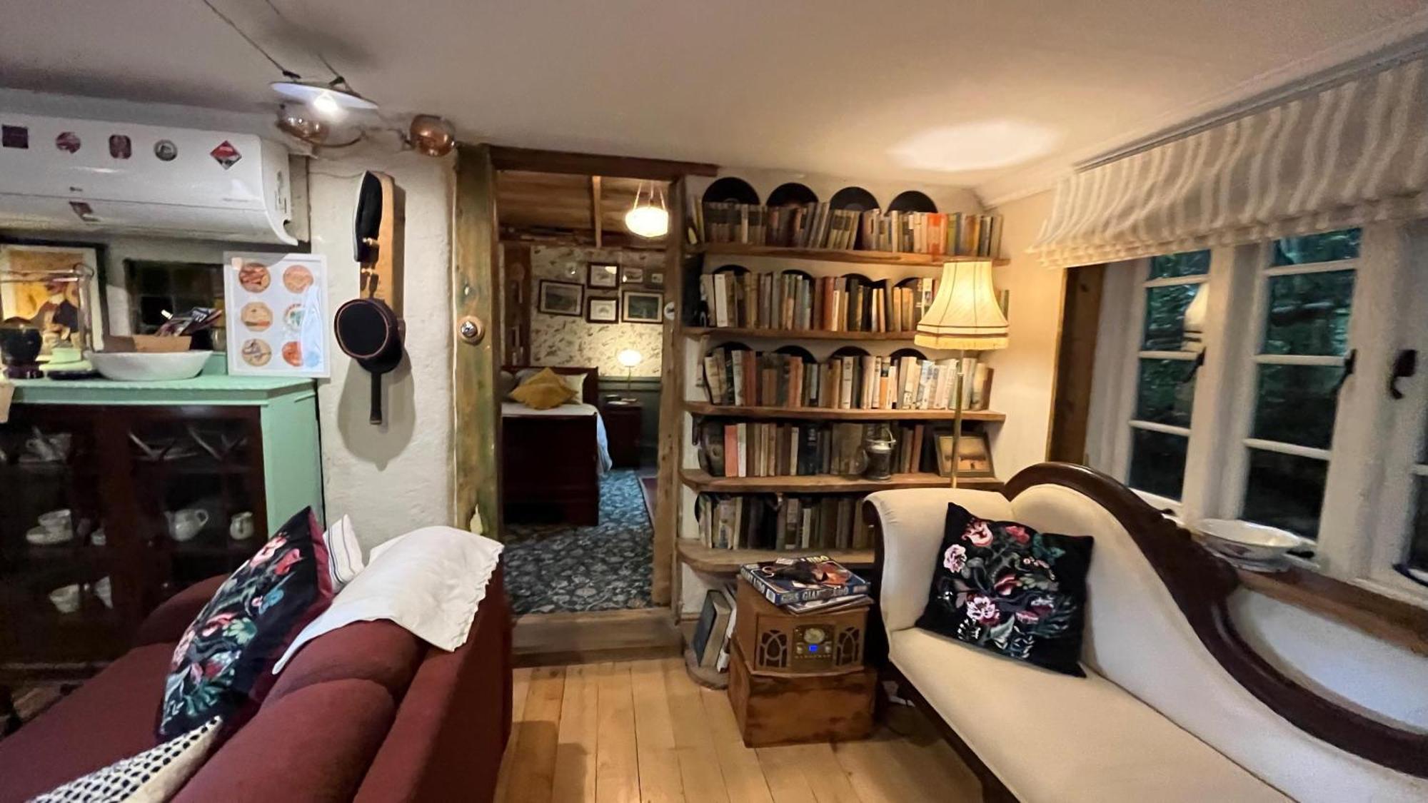 Remarkable Boultons Barn With Hot Tub Apartment Newton Abbot